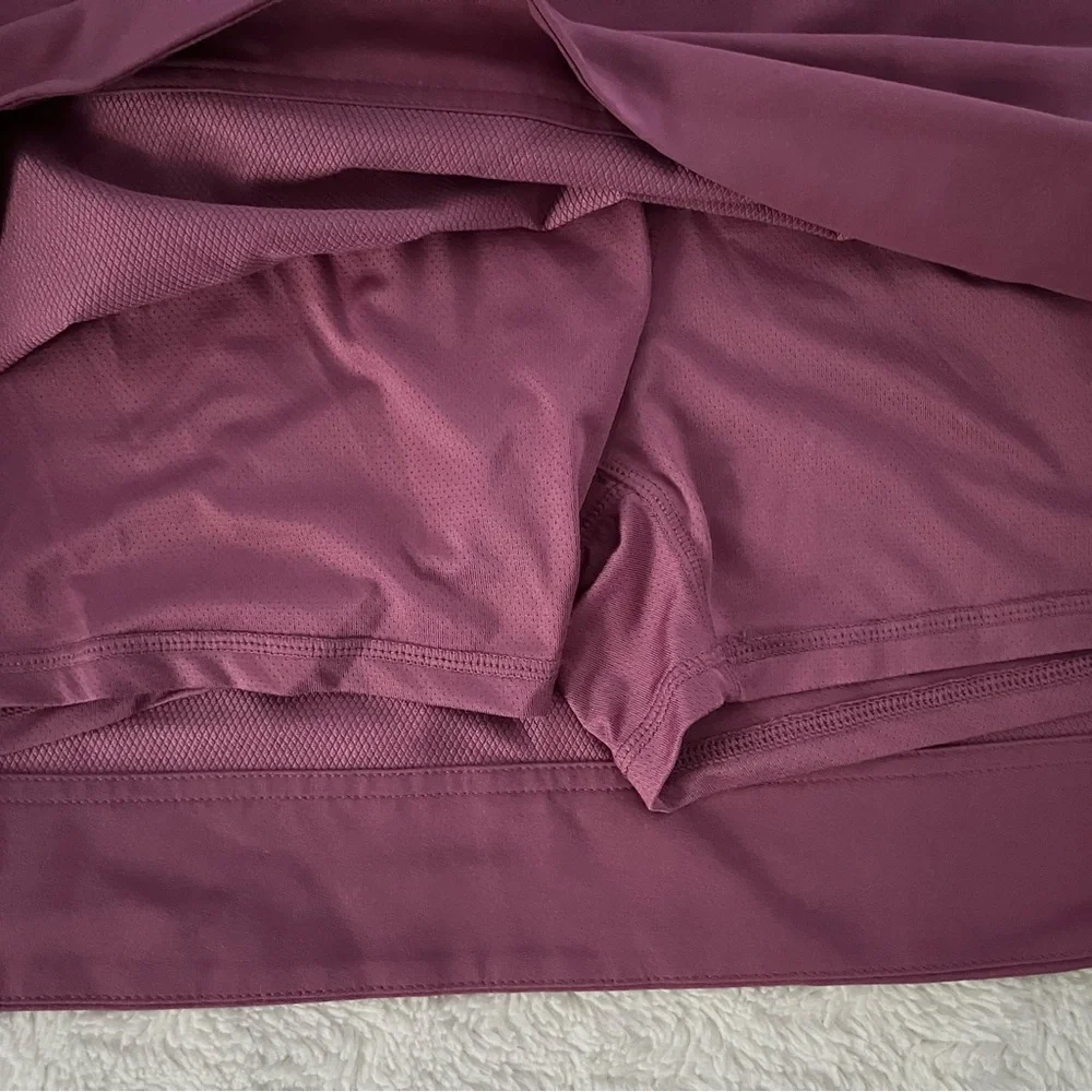 ***SOLD**** 32 Degrees Women's Skort in Rich Burgundy (sport skirt with shorts) - Picture 4 of 4